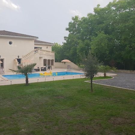 Maison Calme Et Spacieuse Bassens  Εξωτερικό φωτογραφία