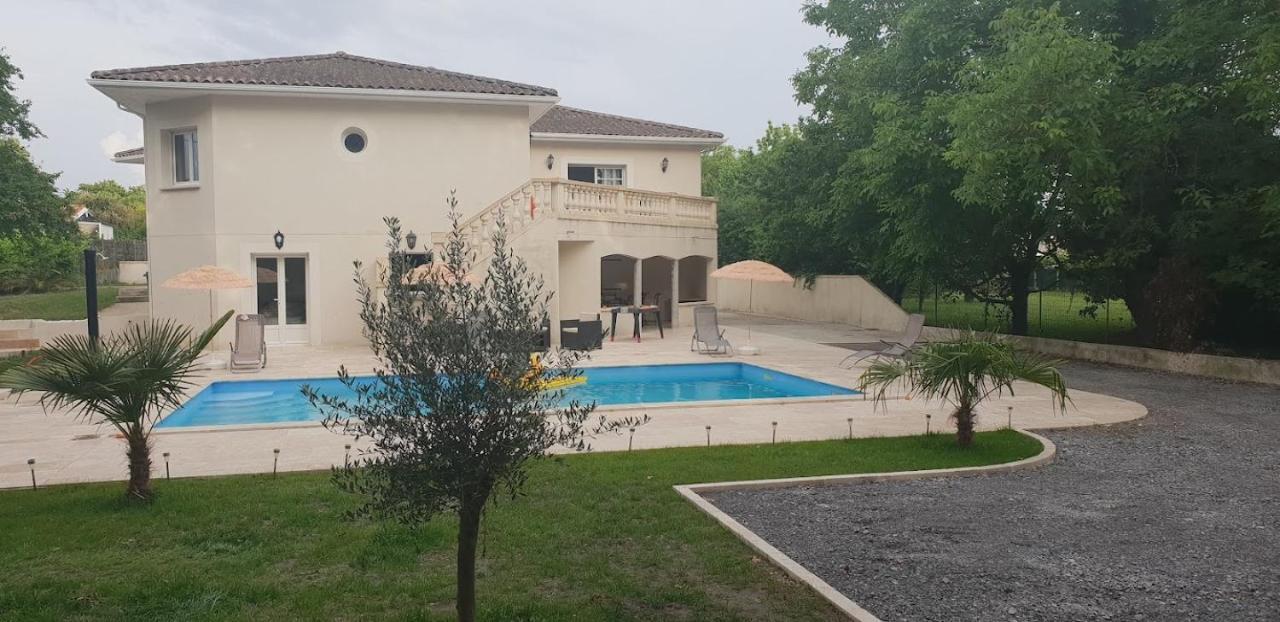 Maison Calme Et Spacieuse Bassens  Εξωτερικό φωτογραφία