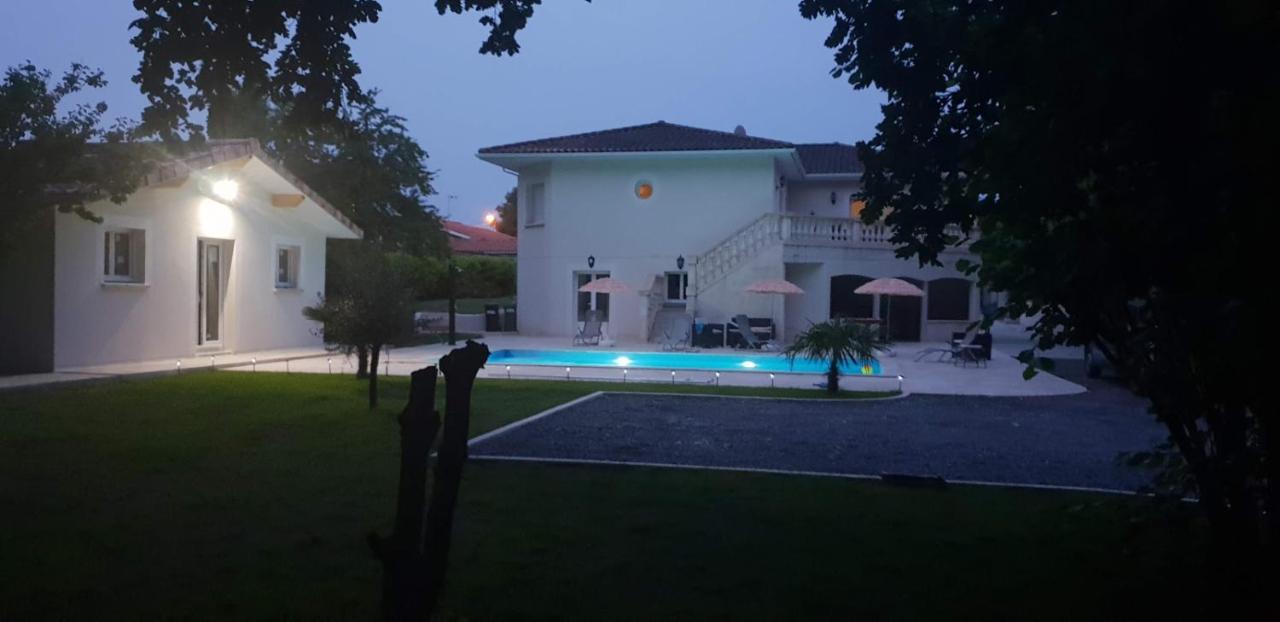 Maison Calme Et Spacieuse Bassens  Εξωτερικό φωτογραφία